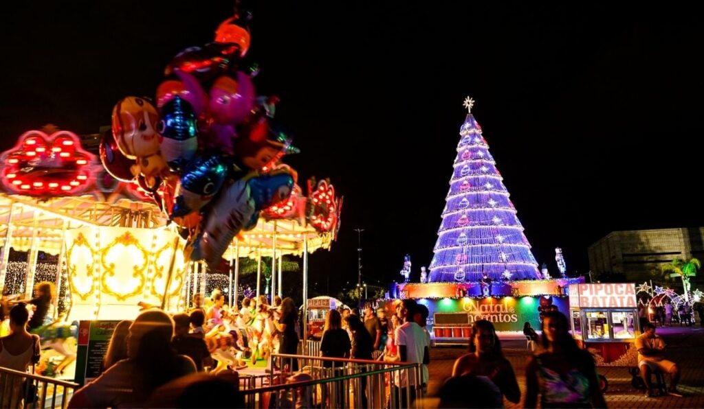 patinacao-no-gelo-e-show-de-fat-family-abrem-a-vila-natalina-da-praca-do-papa