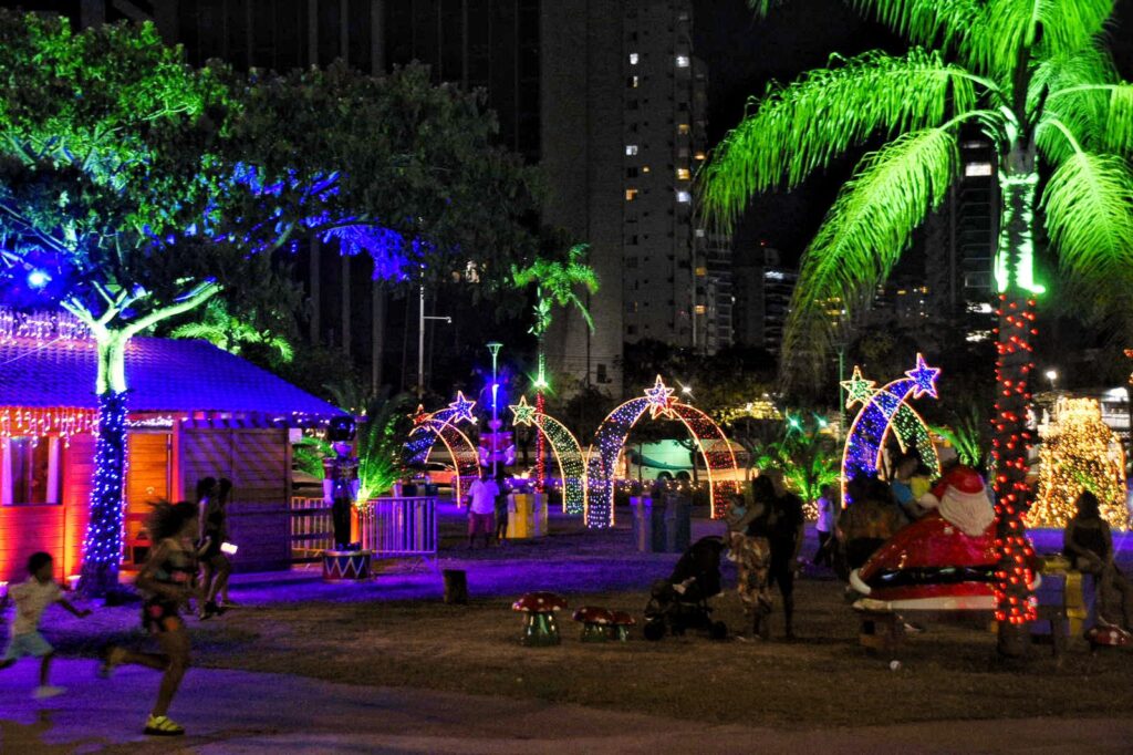 pista-de-patinacao-no-gelo-na-praca-do-papa-tem-inauguracao-adiada