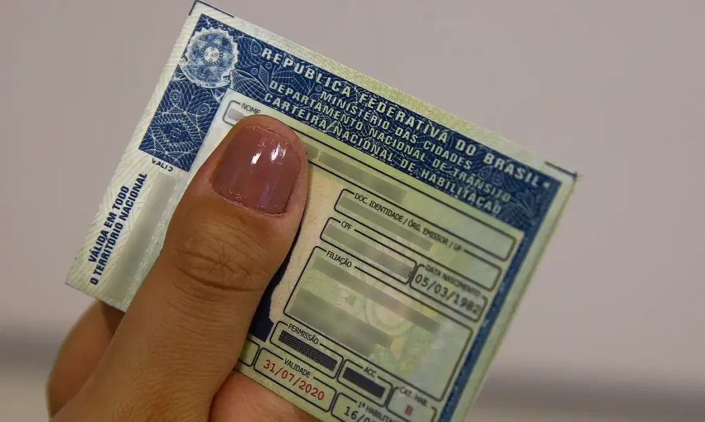 fim-da-autoescola-obrigatoria:-o-que-muda-e-quando-muda