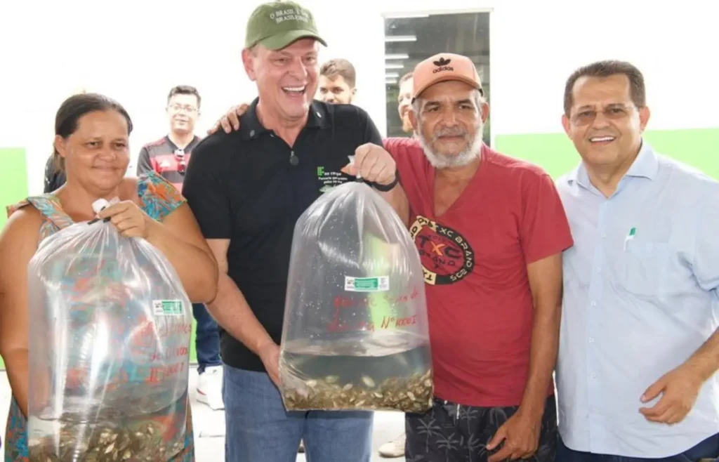 piscicultura-mais-vida-entrega-primeiros-alevinos-a-agricultores-da-baixada-cuiabana-(mt)