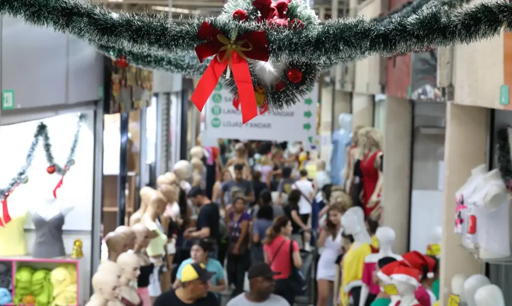 natal-2025:-varejo-projeta-maior-volume-de-vendas-dos-ultimos-10-anos