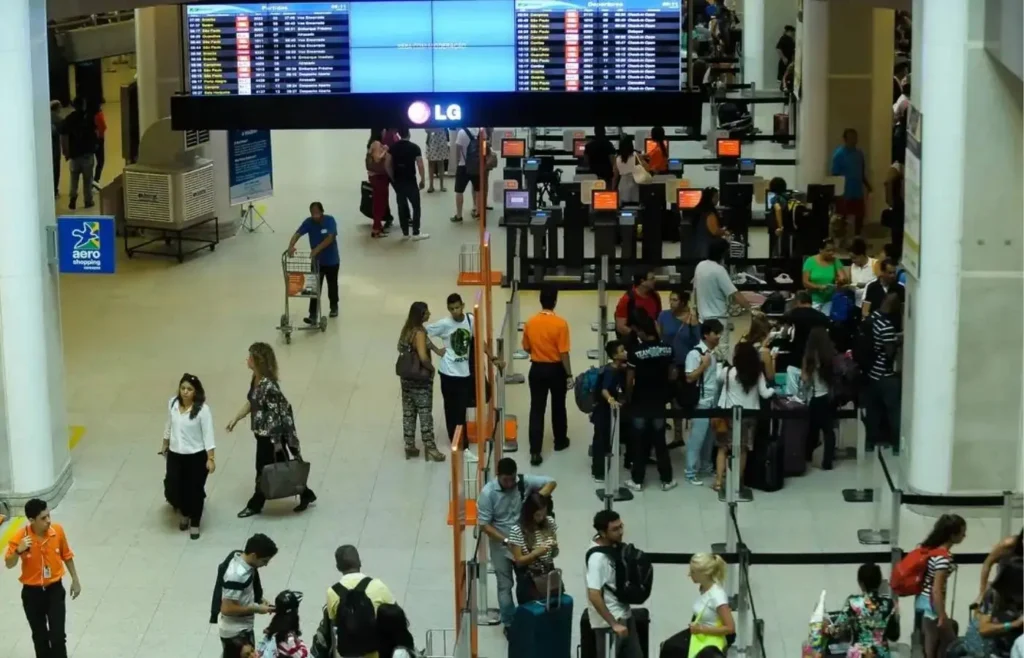 operacao-fim-de-ano:-anac-reforca-numero-de-servidores-nos-aeroportos