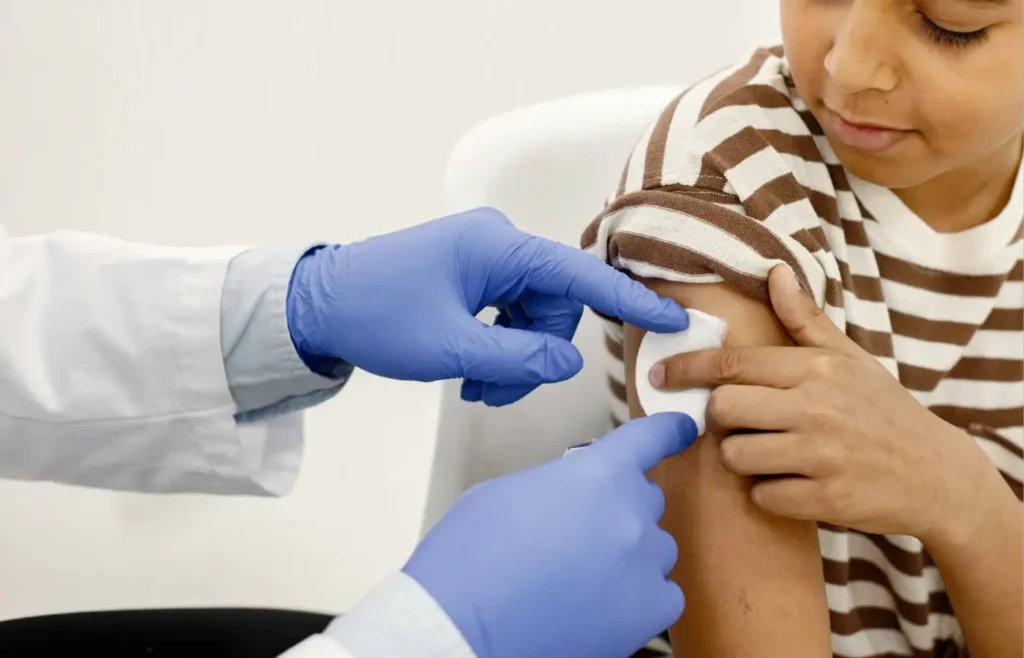centro-amazonense:-pais-devem-atualizar-caderneta-de-vacinacao-de-criancas-e-adolescentes