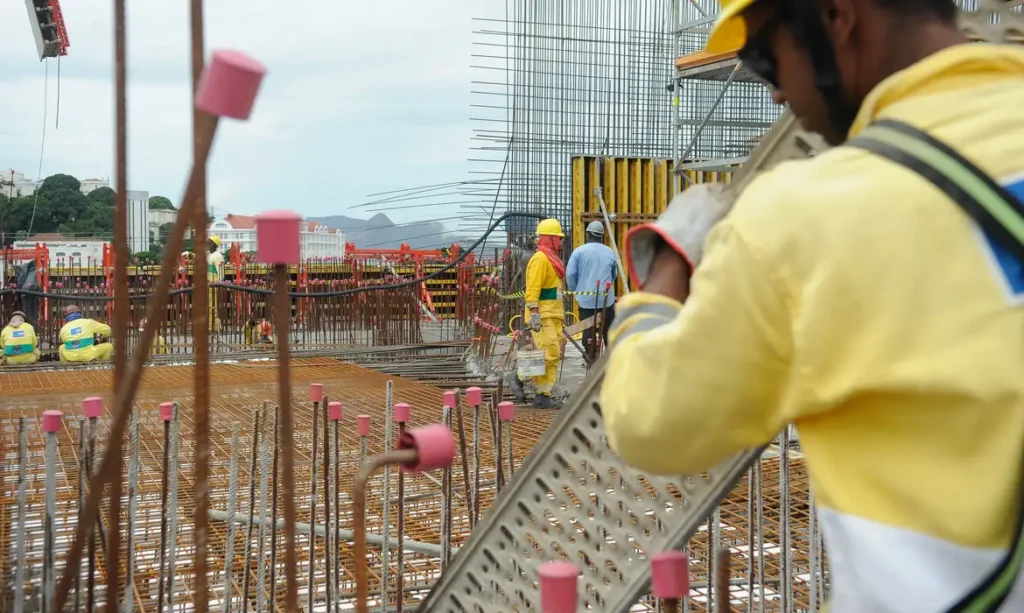 confianca-da-construcao-civil-cai-em-dezembro-e-atinge-menor-nivel-desde-2021