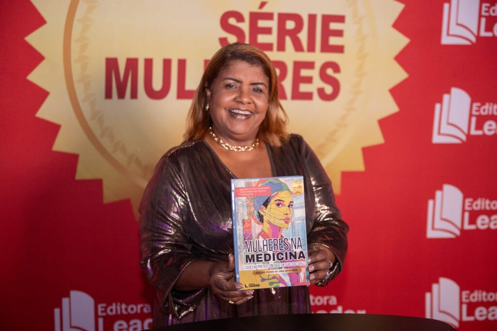 Uma noite de brilho, propósito e impacto: lançamento do livro “Mulheres na Medicina – Cases na Prática com Base em Soft Skills”, da Série Mulheres Mentoras de Impacto, reúne, na Mansão Gênova, médicas que transformam vidas através das Soft Skills