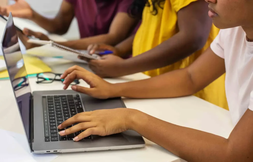 internet-chega-a-4-mil-escolas-publicas-de-pernambuco