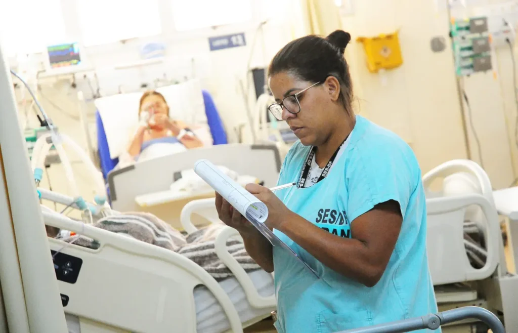 cofen-regulamenta-prescricao-de-medicamentos-de-uso-continuo-por-enfermeiros