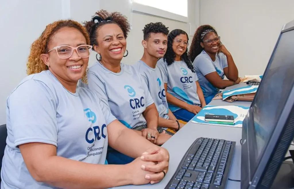 inclusao-digital:-santa-catarina-recebe-421-computadores-em-35-pontos-de-acesso