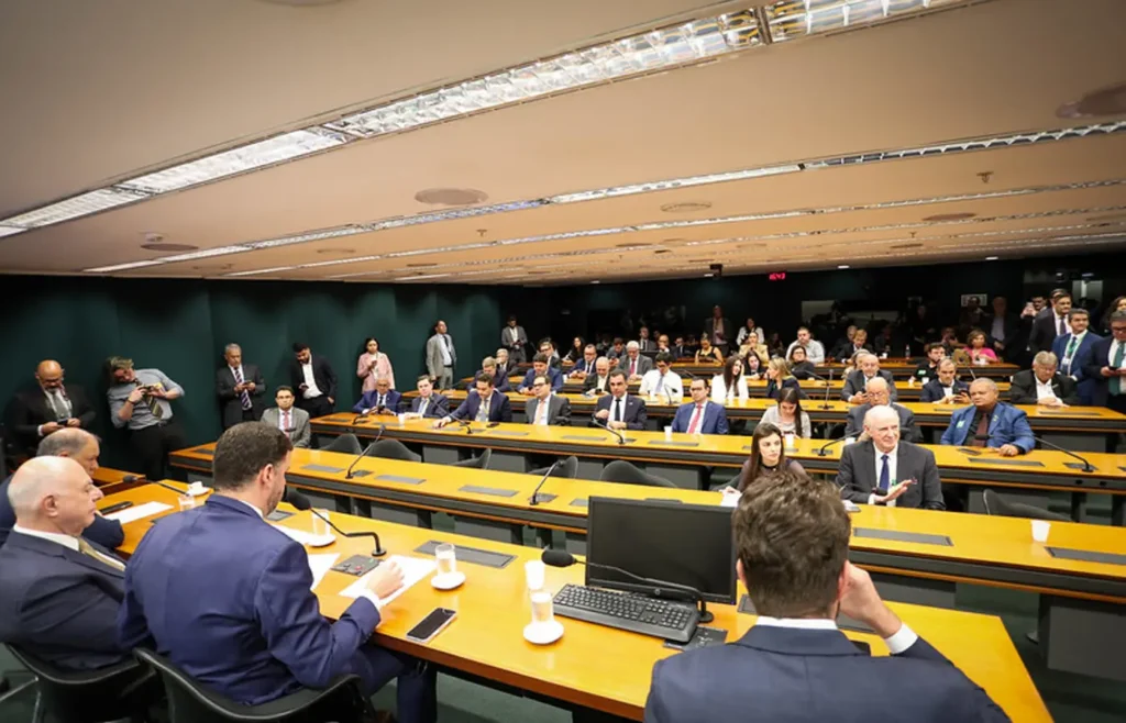 frentes-parlamentares-lancam-painel-para-acompanhar-implementacao-da-reforma-tributaria