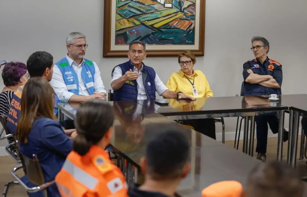 em-juiz-de-fora,-waldez-goes-coloca-equipe-tecnica-e-recursos-a-disposicao-de-minas-gerais