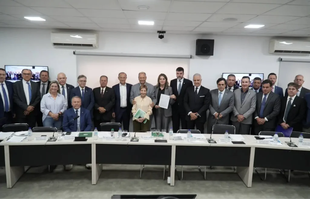 setor-produtivo-divulga-manifesto-contra-reducao-da-jornada-sem-ganho-de-produtividade
