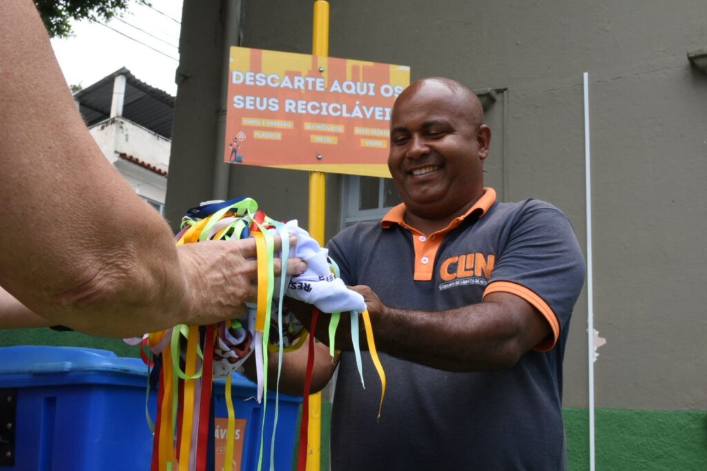 clin-amplia-reciclagem-de-fantasias-e-reforca-acao-em-niteroi