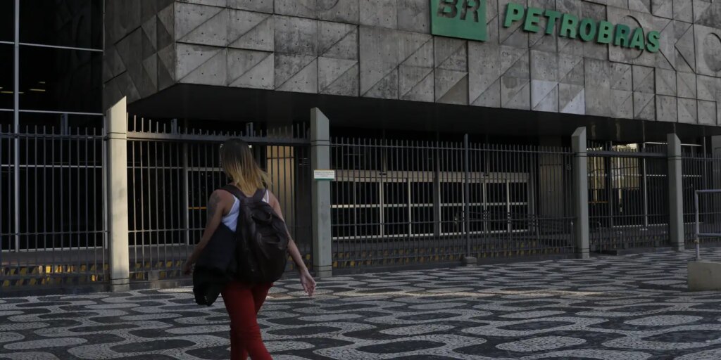 petrobras-diz-que-pode-reduzir-impacto-da-alta-do-petroleo-no-brasil