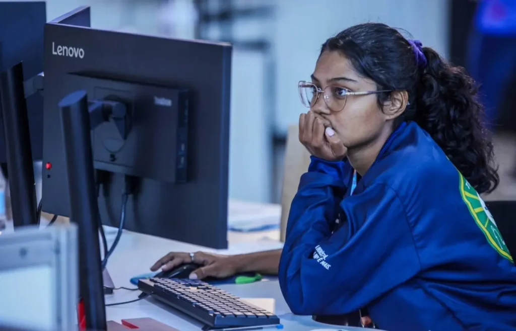 jovens-de-todo-o-pais-terao-acesso-a-curso-gratuito-de-tecnologia