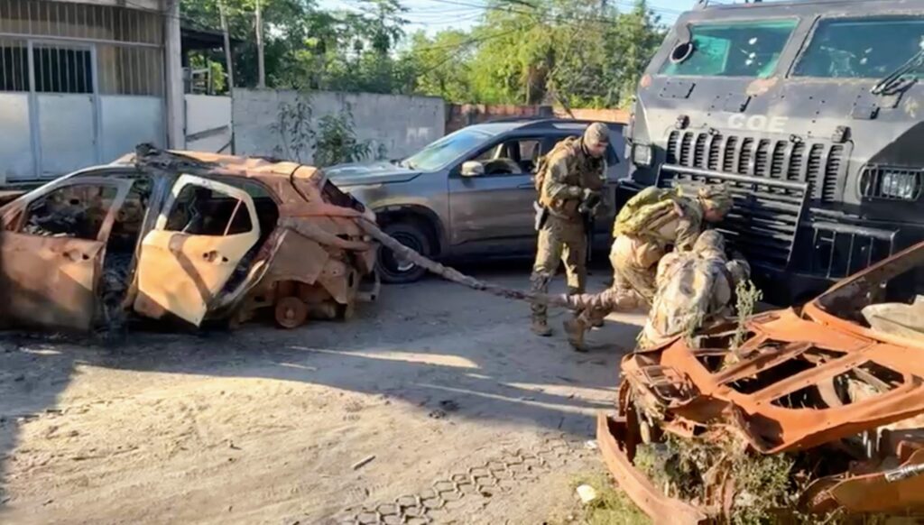 video-flagra-tiroteio-em-acao-policial-no-complexo-do-salgueiro