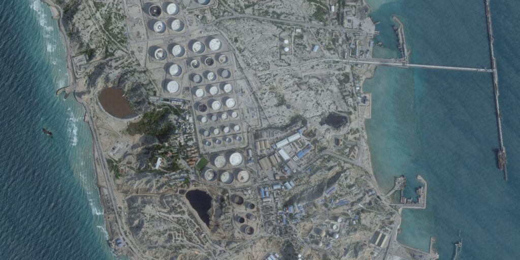 Irã incendeia petroleiro gigante perto de Dubai após alertas de Trump ira-incendeia-petroleiro-gigante-perto-de-dubai-apos-alertas-de-trump