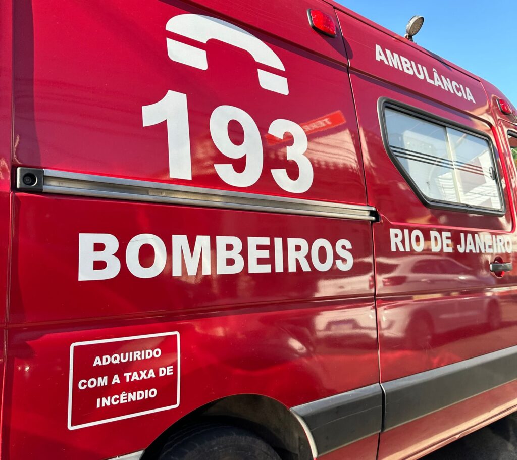 jovem-e-socorrido-com-ferimentos-graves-apos-cair-de-moto-em-campos