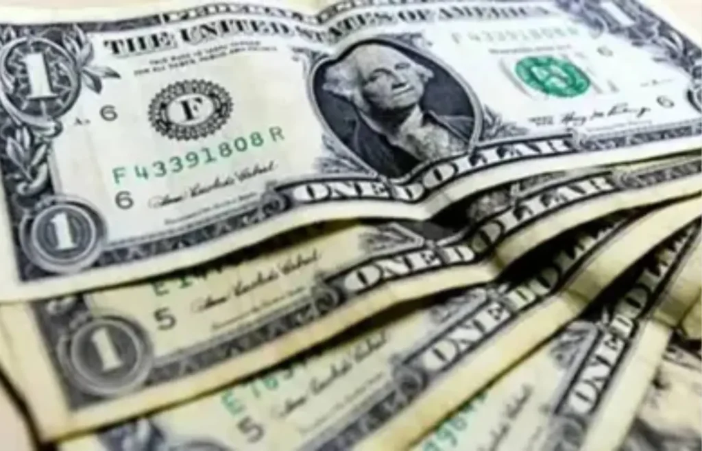em-alta,-dolar-encerra-ultima-sessao-cotado-a-r$-5,00
